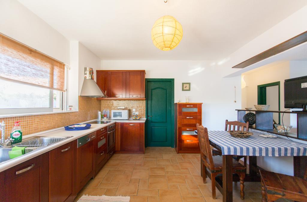 Marathon Beachside Villa 100M From The Beach Schinias Exterior photo