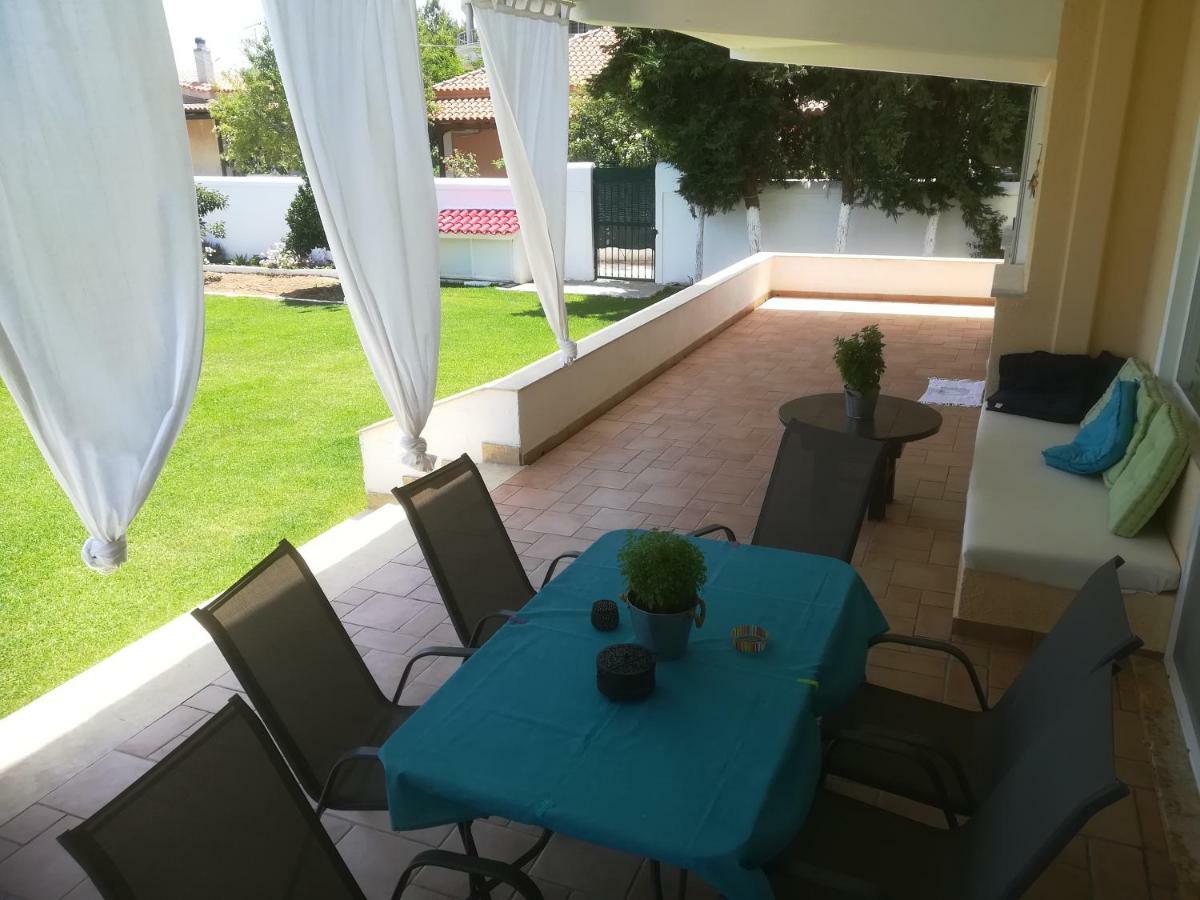 Marathon Beachside Villa 100M From The Beach Schinias Exterior photo