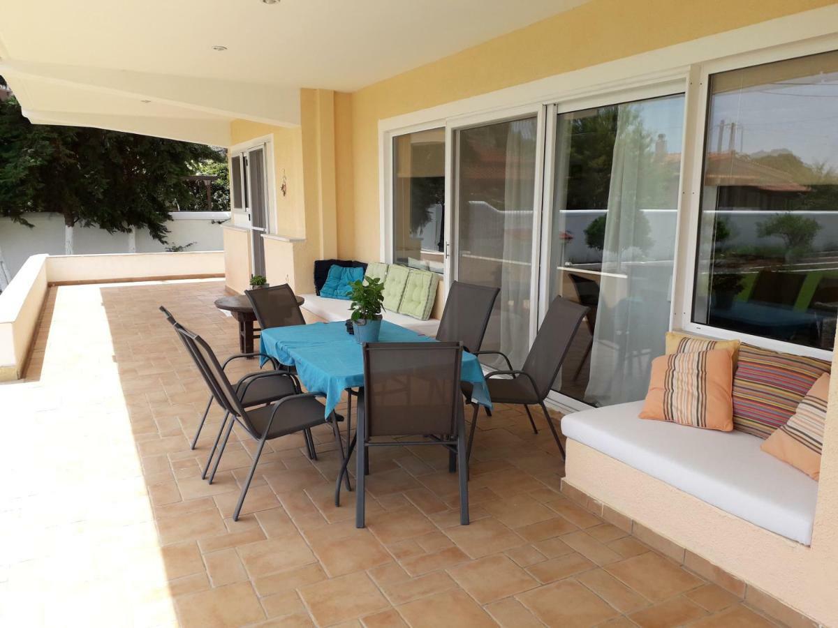 Marathon Beachside Villa 100M From The Beach Schinias Exterior photo